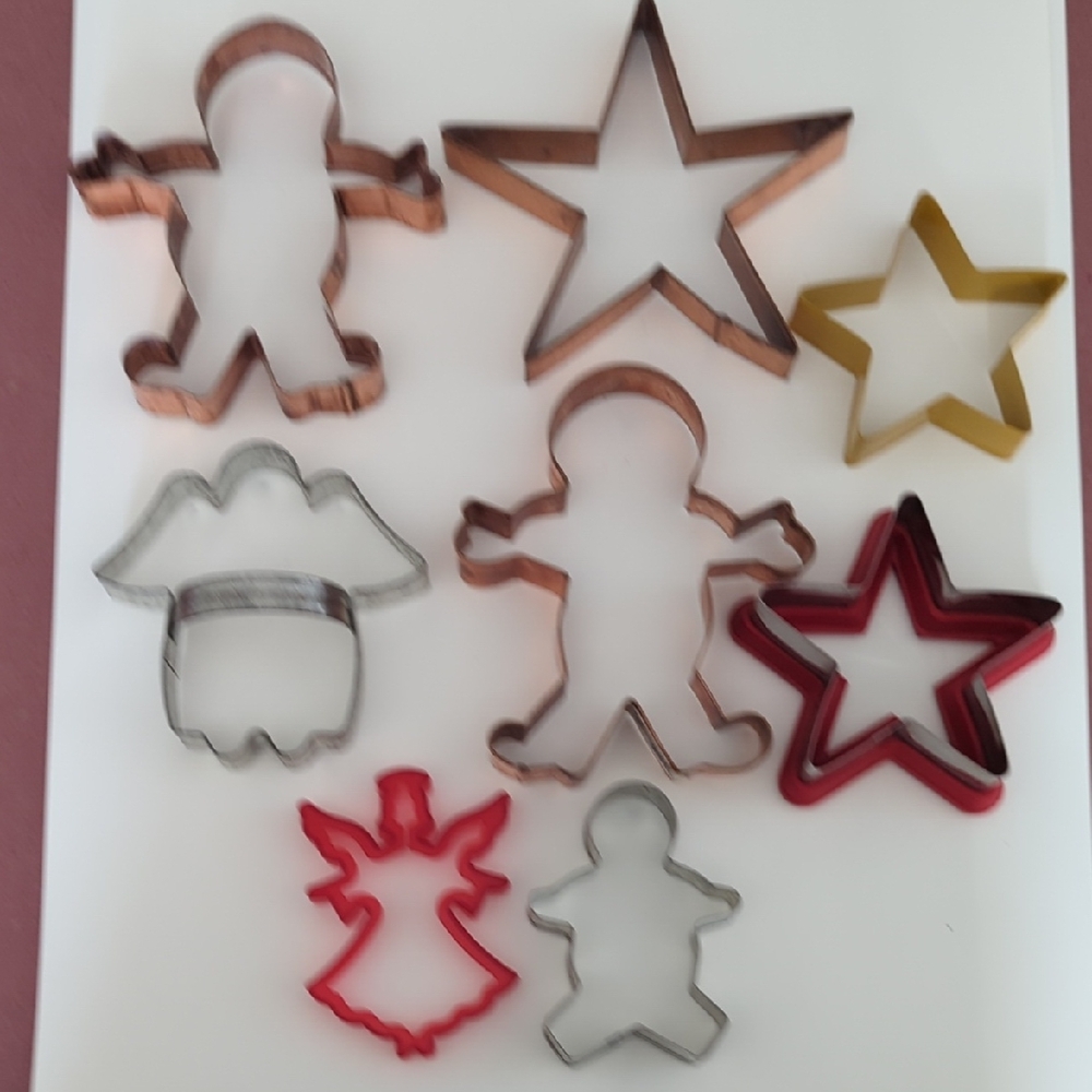 8 Cookie Cutters- Stars, Angels And Gingerbread Men